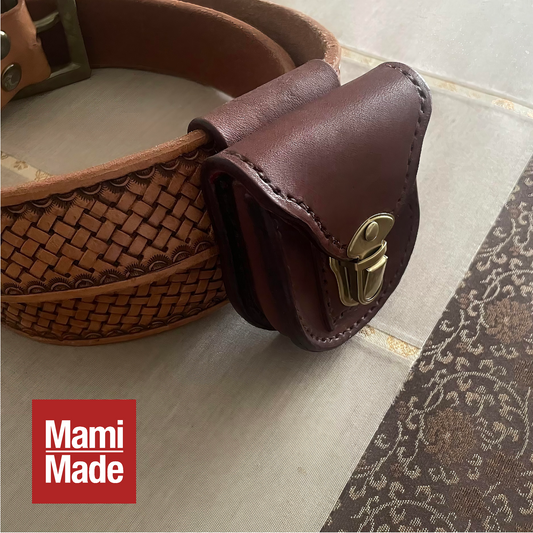 The Story of Growing Leather To wrap time. To carry it with care. — Handmade Pocket Watch Case with Brass Clasp | 育てる革の物語 時間を包む、持ち運ぶ。 ― 真鍮錠付き・懐中時計ケース