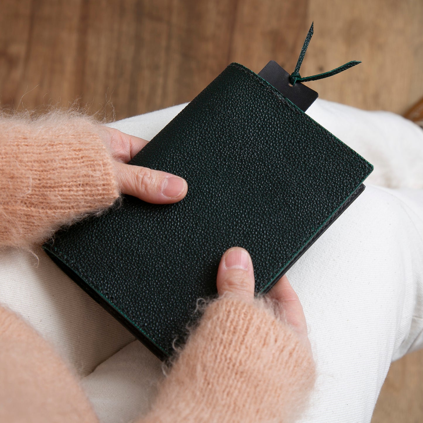 革のダイヤ(牛革)ブックカバー文庫サイズ