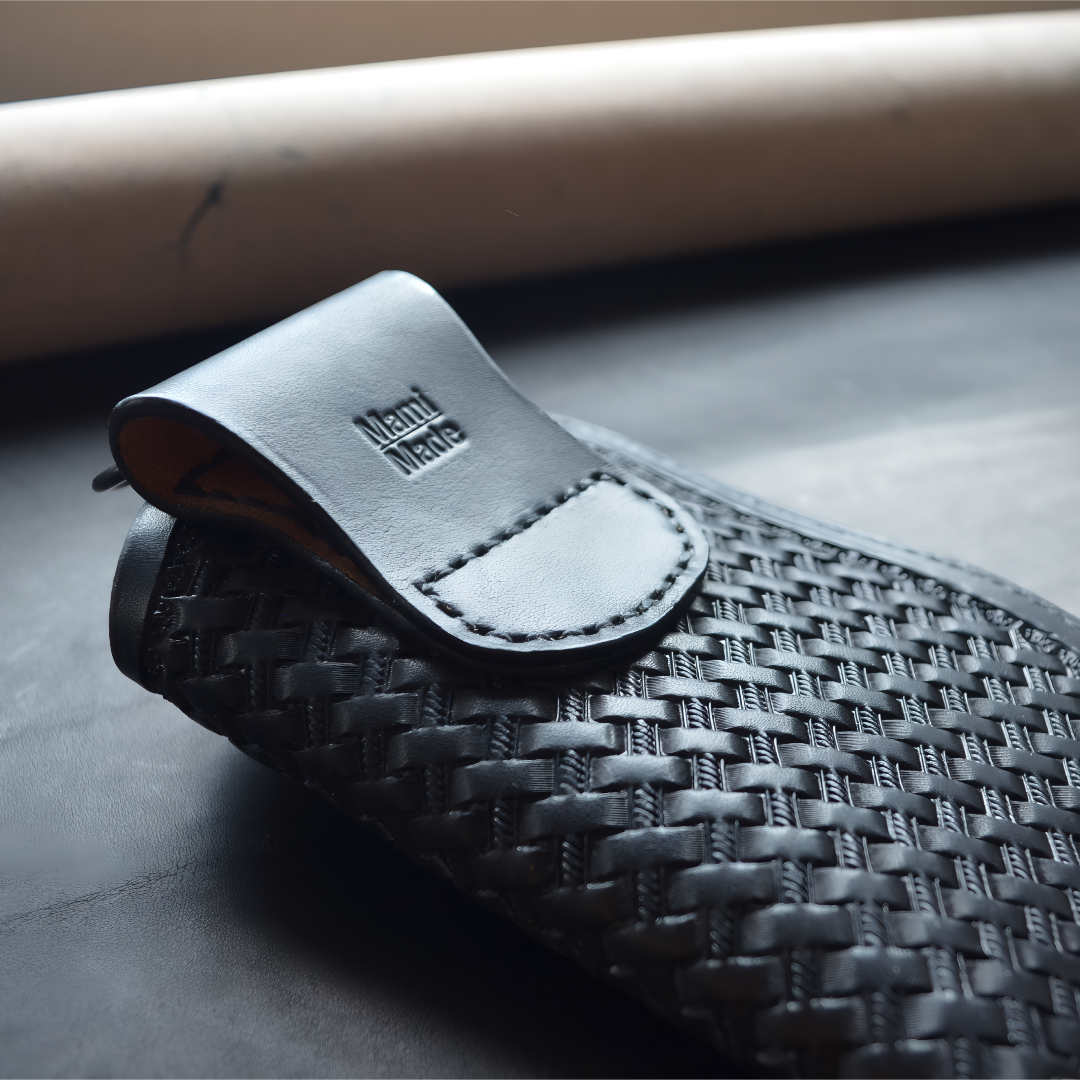 レザー スマホホルダー|牛革|バスケットスタンプ|MamiMade 革製スマホケース|ベルト装着タイプ