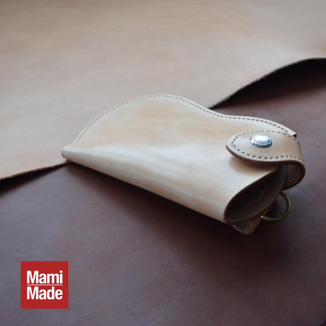 【新作紹介】ベルトループ付き本革スマホホルダー／スマホケース