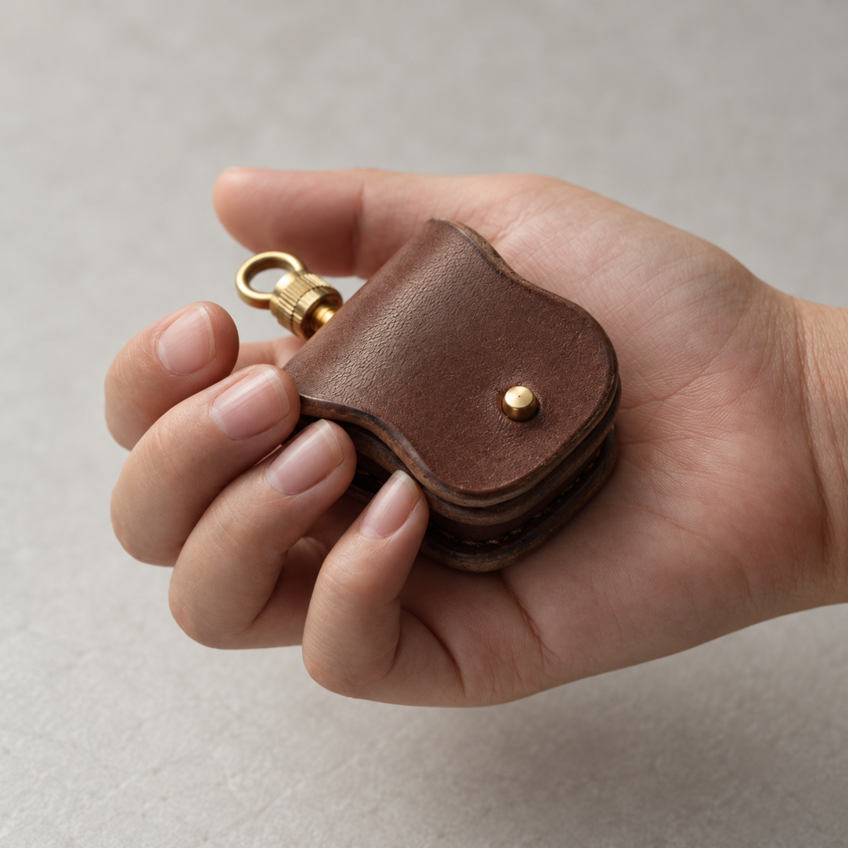 本革ミニポーチ キーホルダー｜ひと粒ケース｜MamiMade × muda.labo
