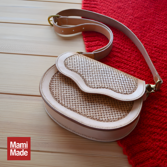 手彫りバスケットスタンプの本革ショルダーバッグ｜ナチュラルヌメ革｜レザーカービング