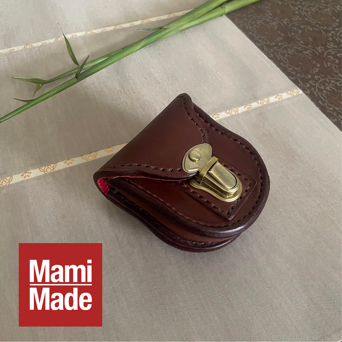 懐中時計ケース｜真鍮差込錠付き・本革・手縫い仕立て｜MamiMade｜育てる革物語